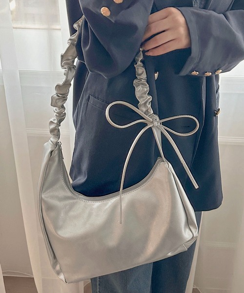 apres jour clair(アプレジュールクレア)の「【apres jour clair】ギャザーショルダーバッグ【ZOZOTOWN限定アイテム】(ショルダーバッグ・レディース・アイボリー/シルバー/ブラック/ダークブラウン・フリー)」の15枚目の写真