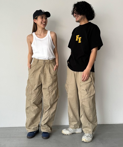 CANAL JEAN(キャナルジーン)の「PAELEE コットンニーポケットパンツ(その他パンツ・レディース・ベージュ・SMALL/MEDIUM)」の2枚目の写真