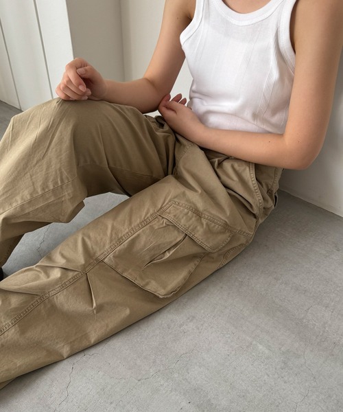 CANAL JEAN(キャナルジーン)の「PAELEE コットンニーポケットパンツ(その他パンツ・レディース・ベージュ・SMALL/MEDIUM)」の4枚目の写真