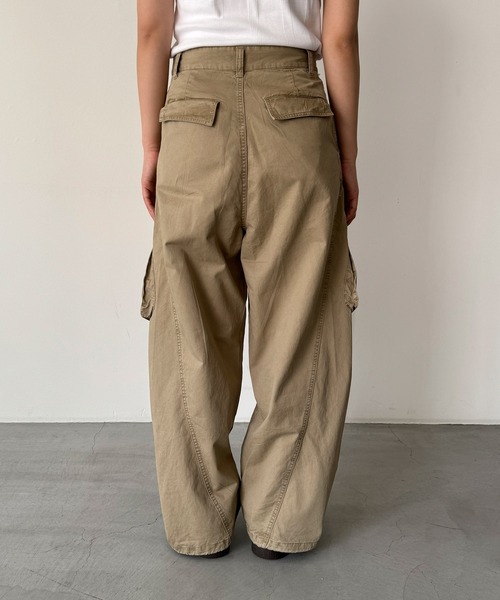 CANAL JEAN(キャナルジーン)の「PAELEE コットンニーポケットパンツ(その他パンツ・レディース・ベージュ・SMALL/MEDIUM)」の11枚目の写真