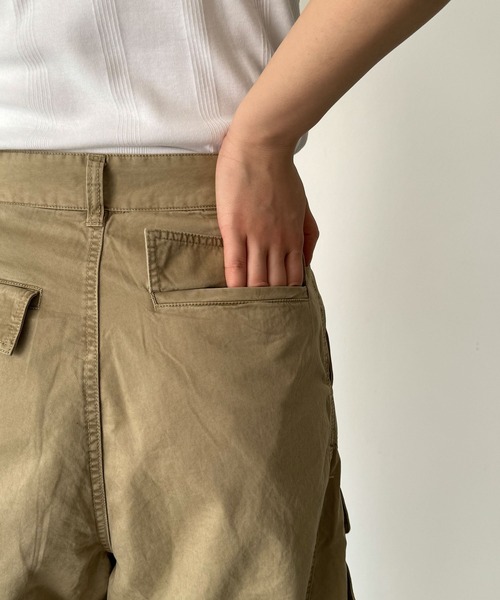 CANAL JEAN(キャナルジーン)の「PAELEE コットンニーポケットパンツ(その他パンツ・レディース・ベージュ・SMALL/MEDIUM)」の14枚目の写真