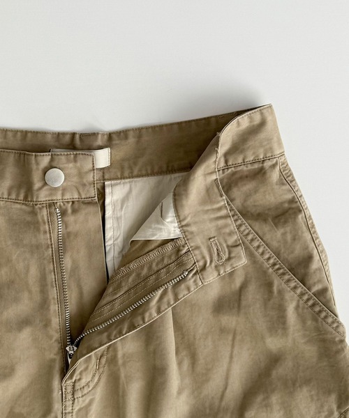 CANAL JEAN(キャナルジーン)の「PAELEE コットンニーポケットパンツ(その他パンツ・レディース・ベージュ・SMALL/MEDIUM)」の8枚目の写真