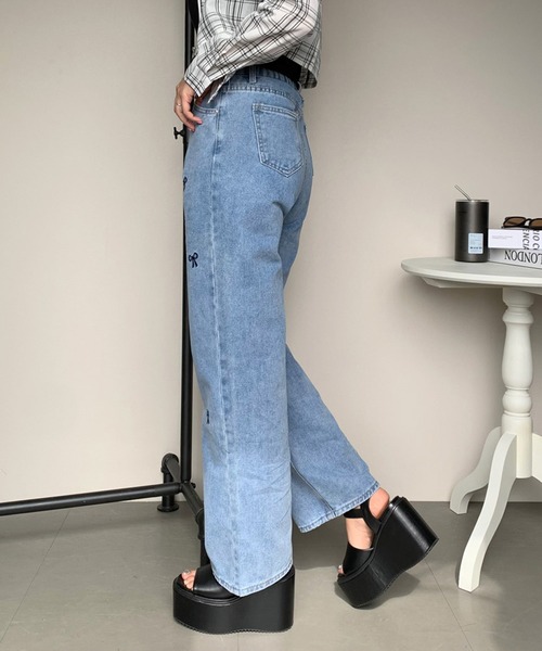 non-hedge（ノンヘッジ）の「リボン刺繍ストレートデニムパンツ（デニムパンツ・レディース・ブルー/ライトブルー・M/S）」の7枚目の写真