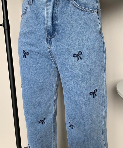 non-hedge（ノンヘッジ）の「リボン刺繍ストレートデニムパンツ（デニムパンツ・レディース・ブルー/ライトブルー・M/S）」の14枚目の写真