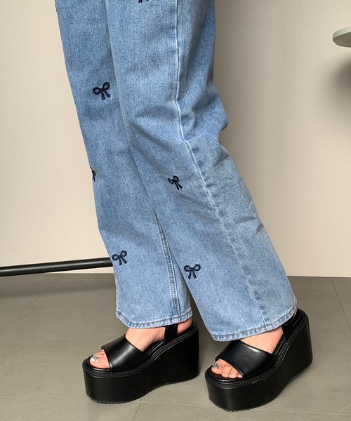 non-hedge（ノンヘッジ）の「リボン刺繍ストレートデニムパンツ（デニムパンツ・レディース・ブルー/ライトブルー・M/S）」の16枚目の写真