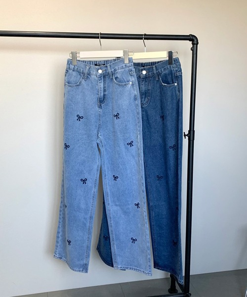 non-hedge（ノンヘッジ）の「リボン刺繍ストレートデニムパンツ（デニムパンツ・レディース・ブルー/ライトブルー・M/S）」の5枚目の写真