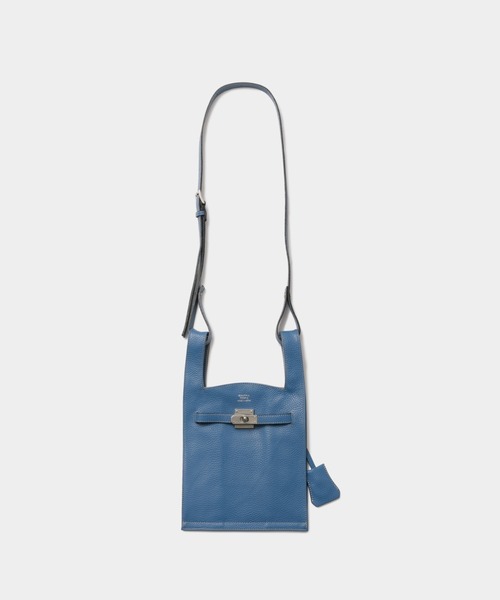 beautiful people(ビューティフルピープル)の「market shoulder bag in shrink leather(ショルダーバッグ・レディース・グレイッシュブルー/キャメル/ブラック/グレイッシュベージュ/アイボリー/グレー/ネイビー/オレンジ/レッド/イエロー/ブルー/グリーン/ライトピンク/ダークブラウン/イエロー系/ブルー系/ミント・FREE)」の11枚目の写真