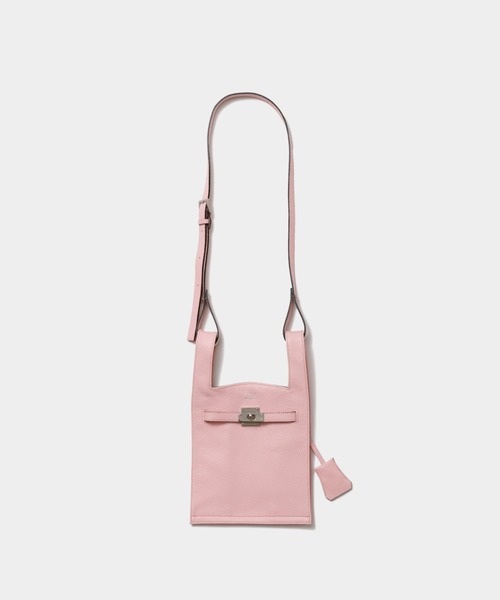 beautiful people(ビューティフルピープル)の「market shoulder bag in shrink leather(ショルダーバッグ・レディース・グレイッシュブルー/キャメル/ブラック/グレイッシュベージュ/アイボリー/グレー/ネイビー/オレンジ/レッド/イエロー/ブルー/グリーン/ライトピンク/ダークブラウン/イエロー系/ブルー系/ミント・FREE)」の15枚目の写真
