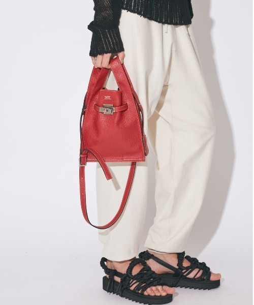 market shoulder bag in shrink leather（ショルダーバッグ