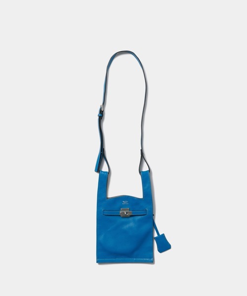 beautiful people(ビューティフルピープル)の「market shoulder bag in shrink leather(ショルダーバッグ・レディース・グレイッシュブルー/キャメル/ブラック/グレイッシュベージュ/アイボリー/グレー/ネイビー/オレンジ/レッド/イエロー/ブルー/グリーン/ライトピンク/ダークブラウン/イエロー系/ブルー系/ミント・FREE)」の9枚目の写真