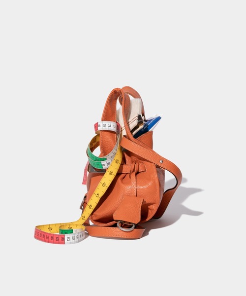 market shoulder bag in shrink leather（ショルダーバッグ