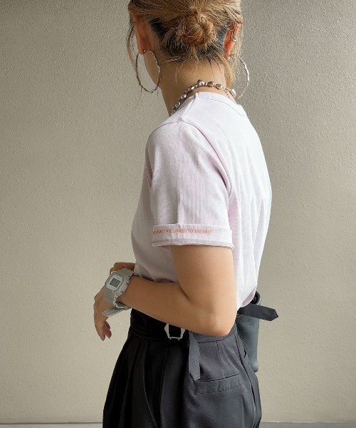 feepur by saya（フェピュールバイサヤ）の「スリーブロゴLink Tee（Tシャツ/カットソー・レディース・クリーム/ピンク/オフホワイト/ラベンダー・MEDIUM）」の11枚目の写真