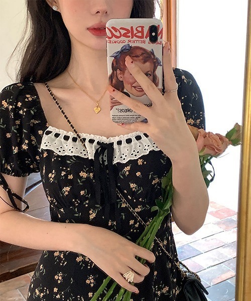 gossip！ロサンゼルス（ゴシップロサンゼルス）の「リボン　レトロ 小花柄 スリットワンピース（ワンピース・レディース・ブラック・FREE）」の5枚目の写真