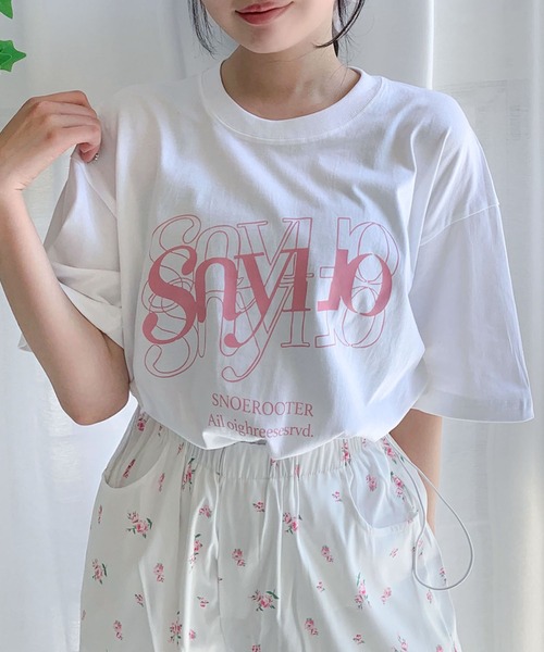 Teem Store(チームストア)の「【7色展開】フロントカサネロゴプリント Tシャツ(Tシャツ/カットソー・レディース・ブラック/アイボリー/ワイン/ホワイト/ライトグレー/グリーン/ベージュ・M/S)」の2枚目の写真