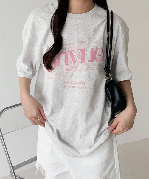 Teem Store(チームストア)の「【7色展開】フロントカサネロゴプリント Tシャツ(Tシャツ/カットソー・レディース・ブラック/アイボリー/ワイン/ホワイト/ライトグレー/グリーン/ベージュ・M/S)」の4枚目の写真