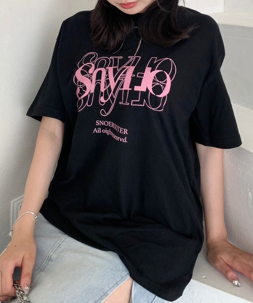 Teem Store(チームストア)の「【7色展開】フロントカサネロゴプリント Tシャツ(Tシャツ/カットソー・レディース・ブラック/アイボリー/ワイン/ホワイト/ライトグレー/グリーン/ベージュ・M/S)」の1枚目の写真