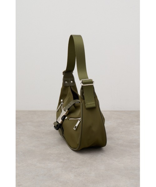 AZUL by moussy（アズールバイマウジー）の「メタルバックルハンドバッグ（ショルダーバッグ・レディース・ブラック/カーキ・FREE）」の6枚目の写真