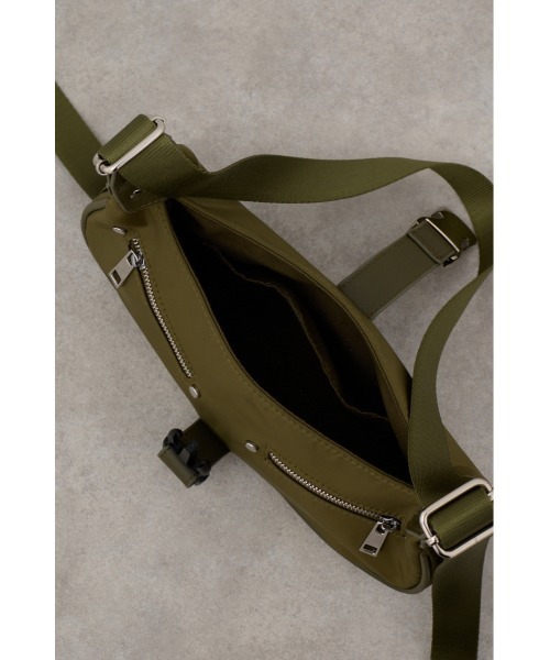 AZUL by moussy（アズールバイマウジー）の「メタルバックルハンドバッグ（ショルダーバッグ・レディース・ブラック/カーキ・FREE）」の9枚目の写真