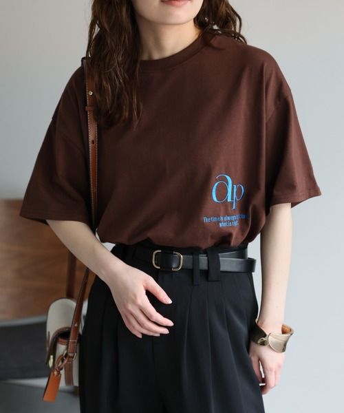 ap retro（アプレトロ）の「【選べるデザイン】BigシルエットカジュアルＴシャツ/ ハートチュール / ロゴ刺繍 / ハートモチーフ（Tシャツ/カットソー・レディース・オフホワイト/アイボリー/ブラック/ホワイト/ホワイト系その他/ブラック系その他/ブラウン/ブラウン系その他/ブラック系その他2/ホワイト系その他2/ブラック系その他3/ホワイト系その他3/ホワイト系その他4/オートミール/スミクロ・FREE）」の13枚目の写真