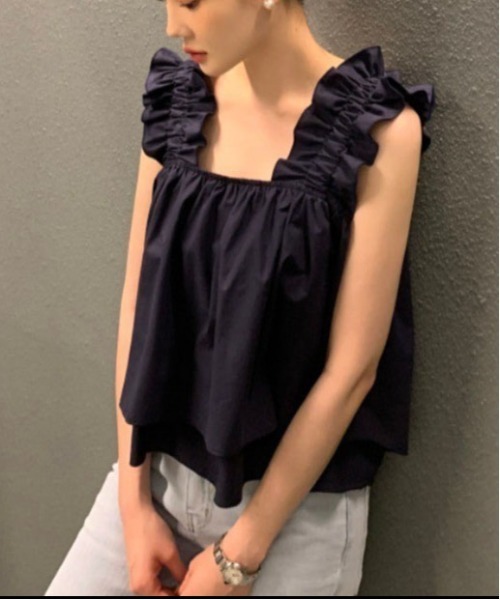 Dream garden(ドリームガーデン)の「ギャザーフリル ノースリーブ トップス(Tシャツ/カットソー・レディース・ホワイト/ネイビー/黄緑系・FREE)」の17枚目の写真