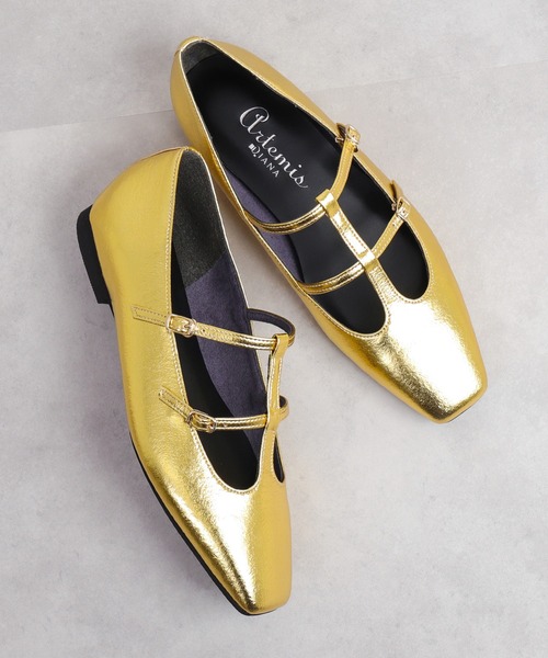 artemis by DIANA（アルテミスバイダイアナ）の「【片足150g】軽量　ダブルストラップメリージェーン（パンプス・レディース・シルバー/ブラック/ゴールド・22.5cm/23.0cm/23.5cm/24.0cm/24.5cm/25.0cm/22.0cm）」の3枚目の写真