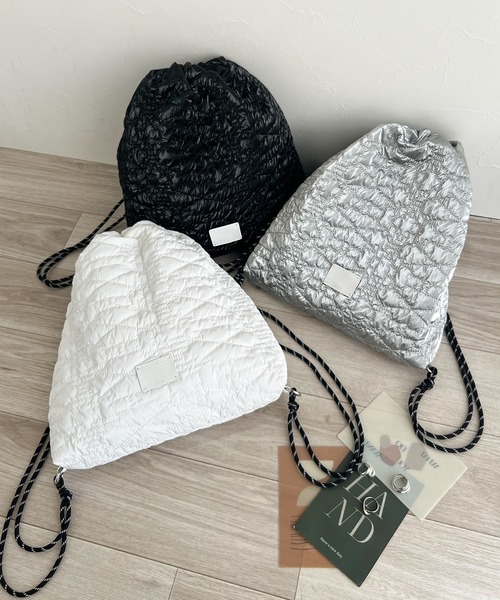 Java（ジャバ）の「《Javaジャバコラボ》今期大注目。シャイニーキルティング２WAYハンドルトート＆ナップサック（トートバッグ・レディース・ブラック/アイボリー/シルバー・ONE SIZE）」の8枚目の写真