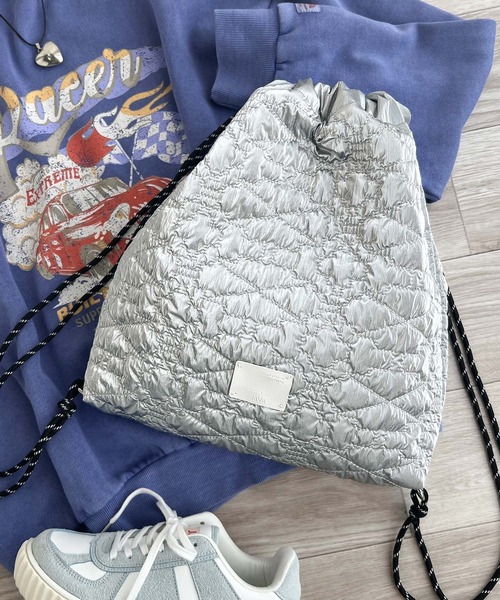 Java（ジャバ）の「《Javaジャバコラボ》今期大注目。シャイニーキルティング２WAYハンドルトート＆ナップサック（トートバッグ・レディース・ブラック/アイボリー/シルバー・ONE SIZE）」の12枚目の写真