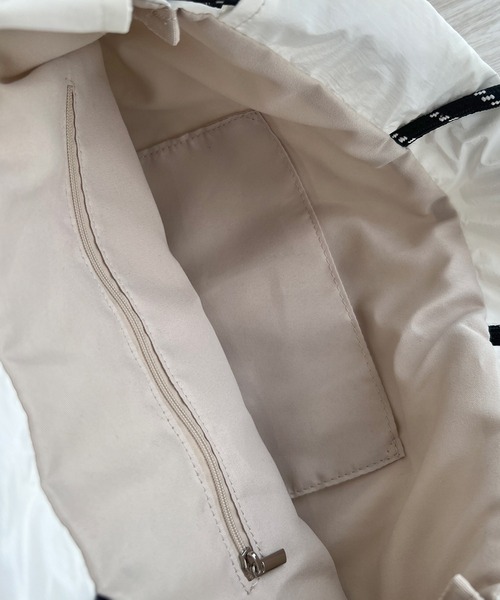 Java（ジャバ）の「《Javaジャバコラボ》今期大注目。シャイニーキルティング２WAYハンドルトート＆ナップサック（トートバッグ・レディース・ブラック/アイボリー/シルバー・ONE SIZE）」の17枚目の写真