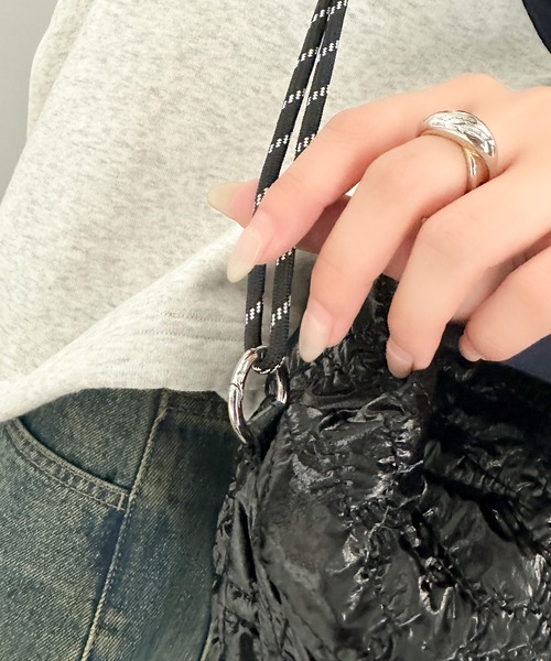 Java（ジャバ）の「《Javaジャバコラボ》今期大注目。シャイニーキルティング２WAYハンドルトート＆ナップサック（トートバッグ・レディース・ブラック/アイボリー/シルバー・ONE SIZE）」の20枚目の写真