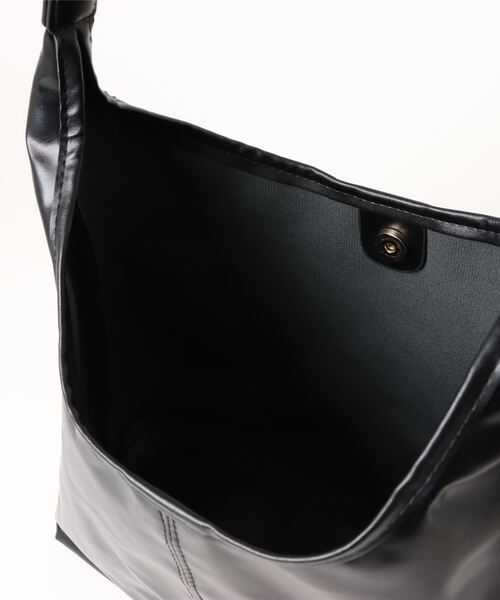 florist(フローリスト)の「ヴィーガンレザーフロントステッチショルダーバッグ/トートバッグ(ショルダーバッグ・レディース・オフホワイト/オリーブ/ワインレッド/モカ/ブラック/キャメル・FREE)」の22枚目の写真