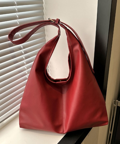 florist(フローリスト)の「ヴィーガンレザーフロントステッチショルダーバッグ/トートバッグ(ショルダーバッグ・レディース・オフホワイト/オリーブ/ワインレッド/モカ/ブラック/キャメル・FREE)」の6枚目の写真