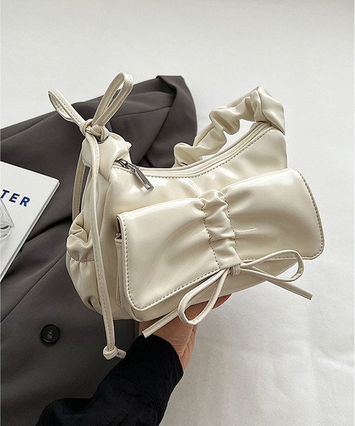 LA VORAGINE（ラ ヴォラジネ）の「2WAYギャザー紐リボンショルダーバッグ（ショルダーバッグ・レディース・ブラック/シルバー/レッド/ホワイト・FREE）」の10枚目の写真