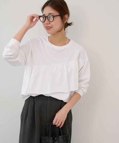 JOURNAL STANDARD relume(ジャーナルスタンダード レリューム)の「フリルプルオーバーロングスリーブ(Tシャツ/カットソー・レディース・ブラック/ホワイト・FREE)」の2枚目の写真