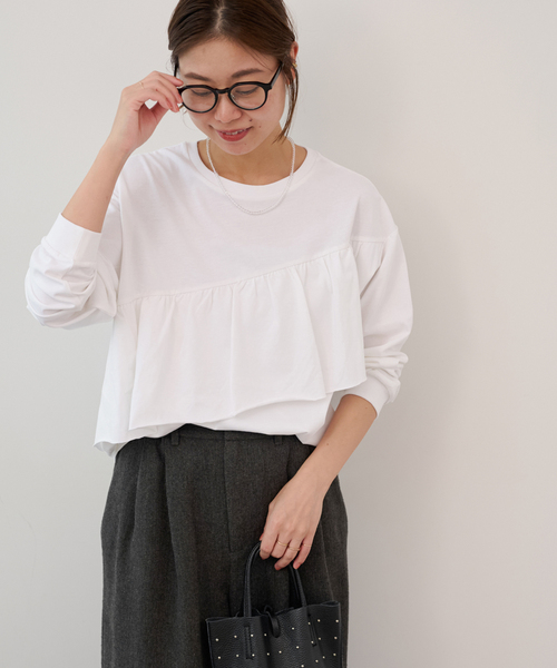 JOURNAL STANDARD relume(ジャーナルスタンダード レリューム)の「フリルプルオーバーロングスリーブ(Tシャツ/カットソー・レディース・ブラック/ホワイト・FREE)」の15枚目の写真