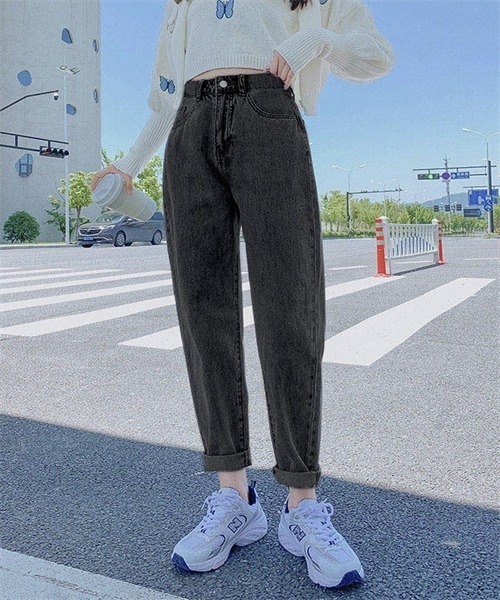 Dream garden(ドリームガーデン)の「デニムテーパードパンツ(デニムパンツ・レディース・ダークブラック/ブルー/ライトブルー/ダークブルー/ブラック/アイボリー・S/M/L/XL/2XL)」の3枚目の写真