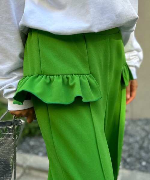 mi via loca(ミヴィアロカ)の「カットジョーゼット フリルテーパードパンツ(その他パンツ・レディース・ブラック/ブラウン/グリーン/マスタード・FREE)」の11枚目の写真