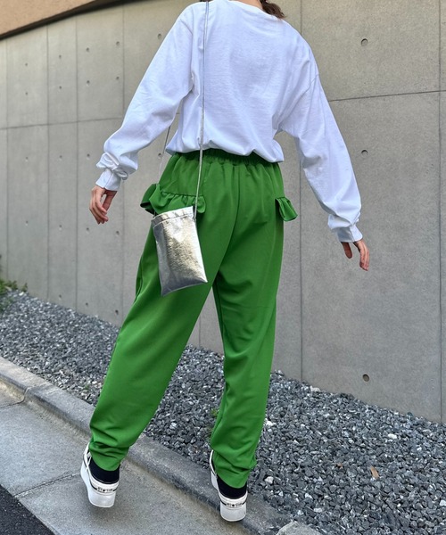 mi via loca(ミヴィアロカ)の「カットジョーゼット フリルテーパードパンツ(その他パンツ・レディース・ブラック/ブラウン/グリーン/マスタード・FREE)」の21枚目の写真