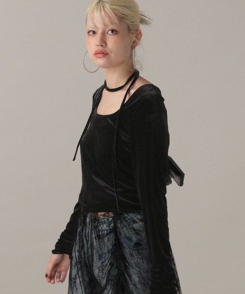 FOREVER 21（フォーエバー トゥエンティーワン）の「【2024FW】ボウタイ付きベロアトップス（Tシャツ/カットソー・レディース・ブラック/グレー/ピンク・MEDIUM/SMALL）」の9枚目の写真