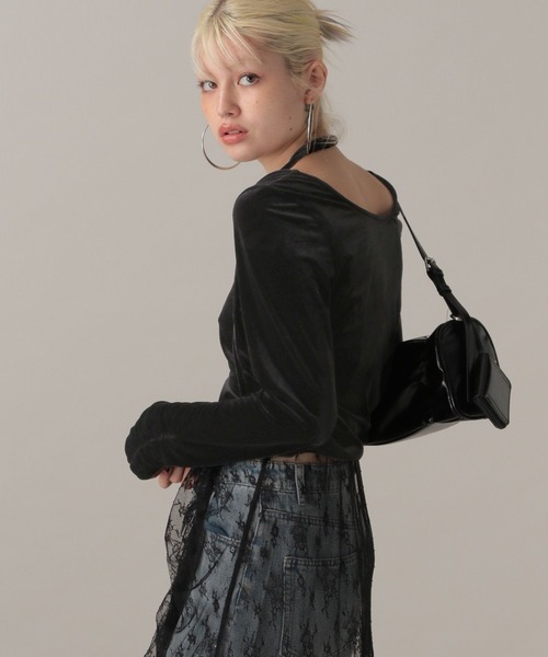 FOREVER 21（フォーエバー トゥエンティーワン）の「【2024FW】ボウタイ付きベロアトップス（Tシャツ/カットソー・レディース・ブラック/グレー/ピンク・MEDIUM/SMALL）」の10枚目の写真