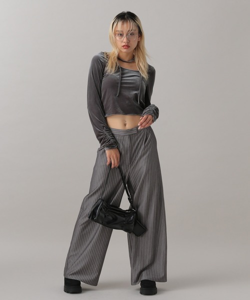 FOREVER 21（フォーエバー トゥエンティーワン）の「【2024FW】ボウタイ付きベロアトップス（Tシャツ/カットソー・レディース・ブラック/グレー/ピンク・MEDIUM/SMALL）」の12枚目の写真