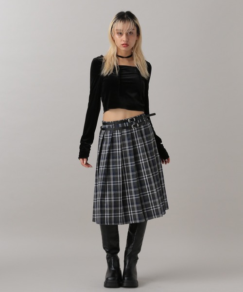 FOREVER 21（フォーエバー トゥエンティーワン）の「【2024FW】ボウタイ付きベロアトップス（Tシャツ/カットソー・レディース・ブラック/グレー/ピンク・MEDIUM/SMALL）」の5枚目の写真