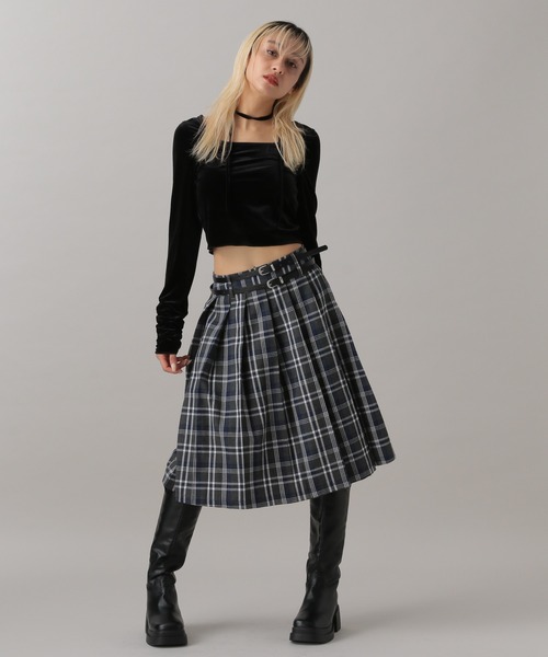 FOREVER 21（フォーエバー トゥエンティーワン）の「【2024FW】ボウタイ付きベロアトップス（Tシャツ/カットソー・レディース・ブラック/グレー/ピンク・MEDIUM/SMALL）」の6枚目の写真