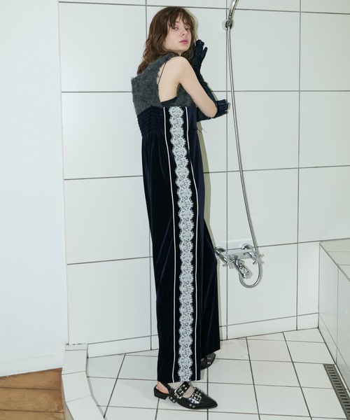 forksy.（フォルクシー）の「【forksy.】サイドレースラインベロアキャミサロペット（サロペット/オーバーオール・レディース・ボルドー/ネイビー/ブラック・FREE）」の14枚目の写真