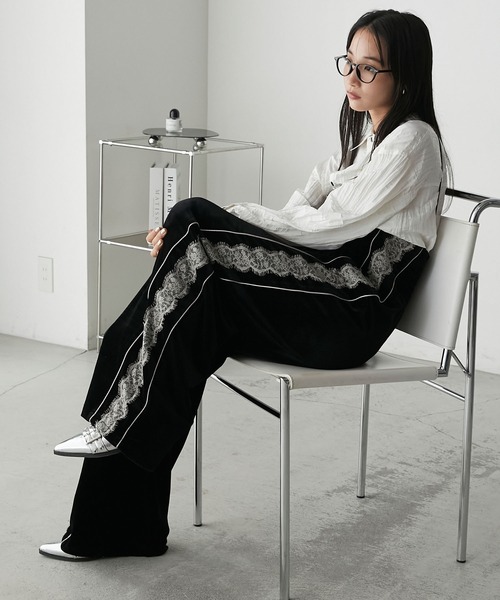 forksy.（フォルクシー）の「【forksy.】サイドレースラインベロアキャミサロペット（サロペット/オーバーオール・レディース・ボルドー/ネイビー/ブラック・FREE）」の4枚目の写真