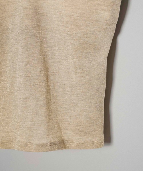 SALON adam et rope'（サロン アダム エ ロペ）の「スパークルラメカップ付きVネックキャミ（キャミソール・レディース・ゴールド/シルバー・FREE）」の22枚目の写真