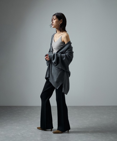 SALON adam et rope'（サロン アダム エ ロペ）の「スパークルラメカップ付きVネックキャミ（キャミソール・レディース・ゴールド/シルバー・FREE）」の3枚目の写真