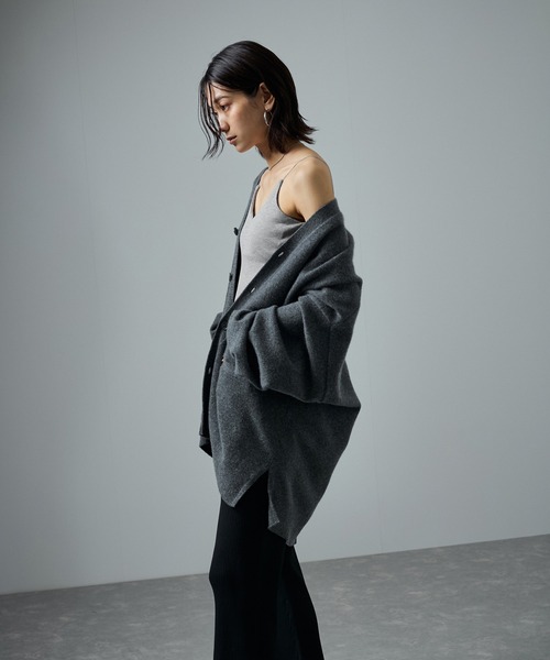 SALON adam et rope'（サロン アダム エ ロペ）の「スパークルラメカップ付きVネックキャミ（キャミソール・レディース・ゴールド/シルバー・FREE）」の7枚目の写真