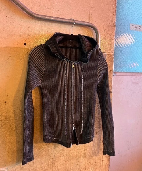 ipugo(イプゴ)の「ipugo/イプゴ ニットフードパーカー 冬服(ニット/セーター・レディース・ブラウン/チャコール・FREE)」の3枚目の写真