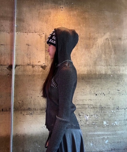 ipugo(イプゴ)の「ipugo/イプゴ ニットフードパーカー 冬服(ニット/セーター・レディース・ブラウン/チャコール・FREE)」の7枚目の写真