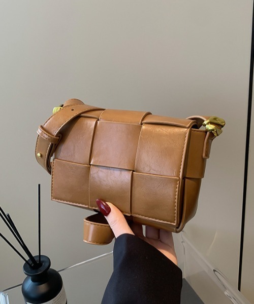 自由区 メッシュショルダーバッグ ホワイト×ブラウン